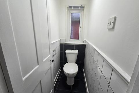 1 bedroom flat to rent, Waltheof Avenue, London