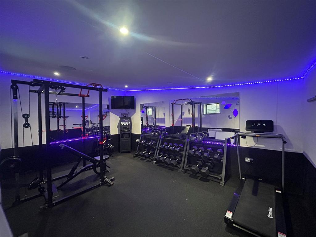 67 Glenalla gym.jpg