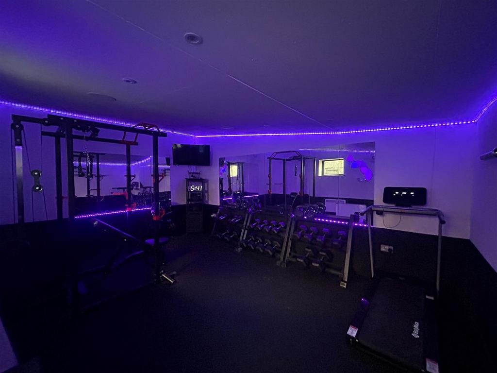 67 Glenalla gym1.jpg