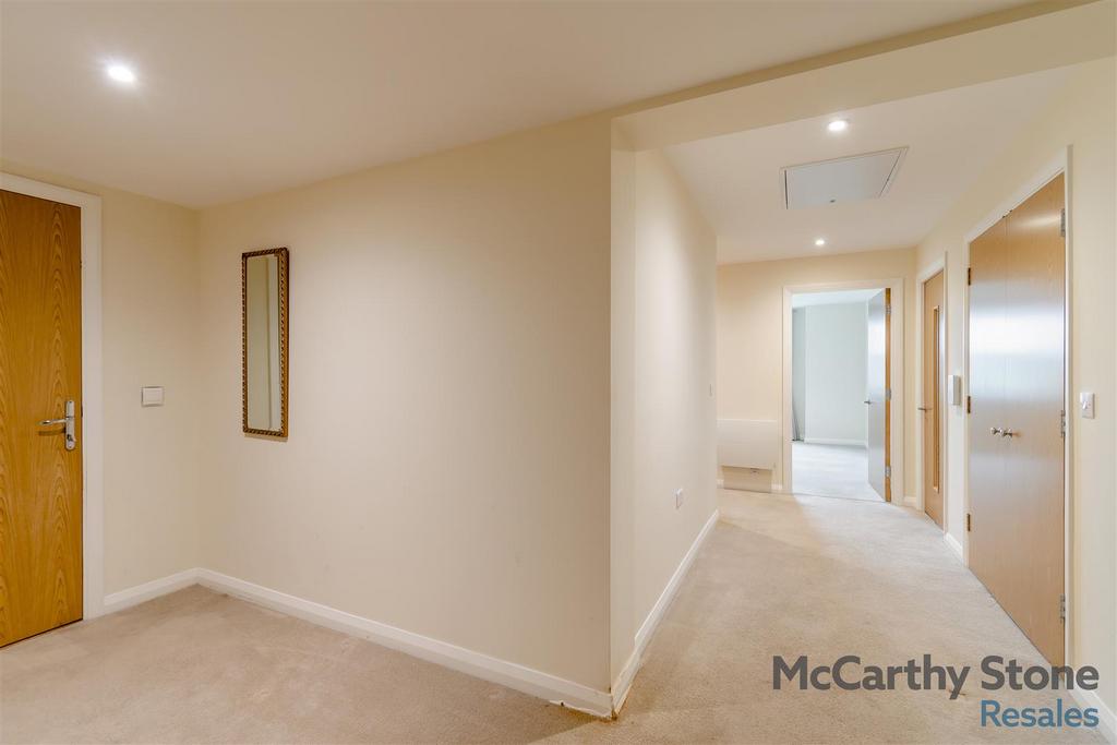 8660859-interior22.jpg