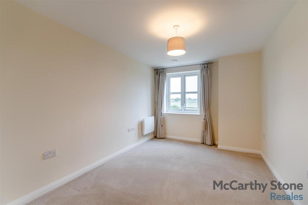 8660859-interior02.jpg