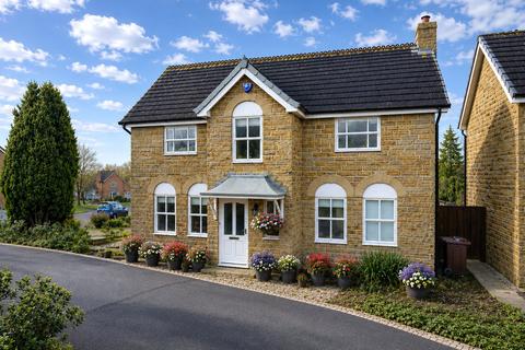 Detached house - Highmoor Walk, Baildon BD17