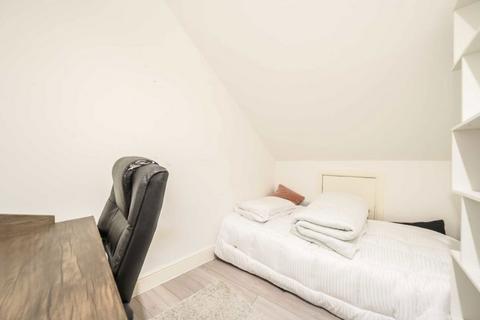 undefined, Cavendish Road, London SW12