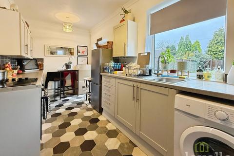 2 bedroom semi-detached house for sale, Rowland Road, Scunthorpe DN16