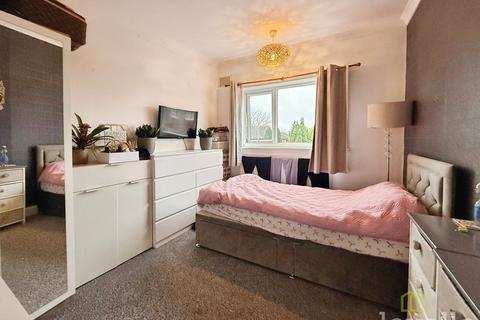 2 bedroom semi-detached house for sale, Rowland Road, Scunthorpe DN16