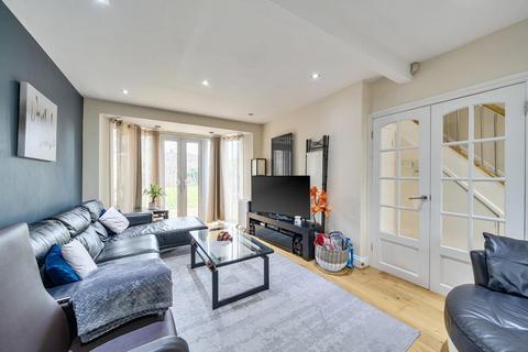 4 bedroom semi-detached house for sale, Lamorna Grove, Stanmore HA7