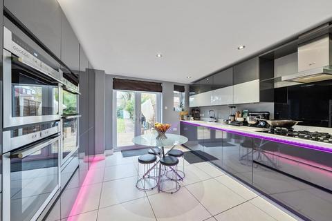 4 bedroom semi-detached house for sale, Lamorna Grove, Stanmore HA7