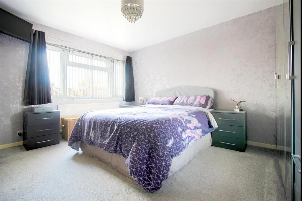 Bedroom 1.jpg