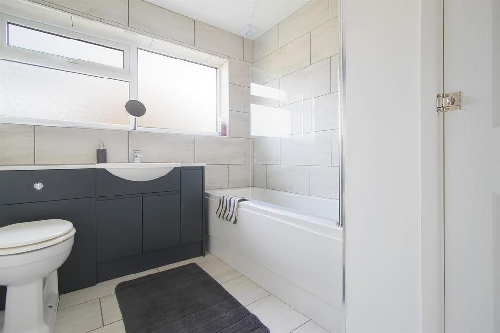 Bathroom1.jpg
