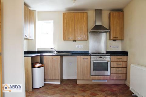 2 bedroom flat to rent, Brompton Road, Hamilton, Leicester LE5