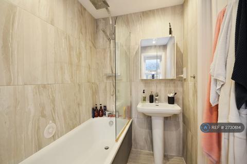 2 bedroom flat to rent, Bridge View, London, W6