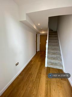 2 bedroom maisonette to rent, Maritime House, London, SE18