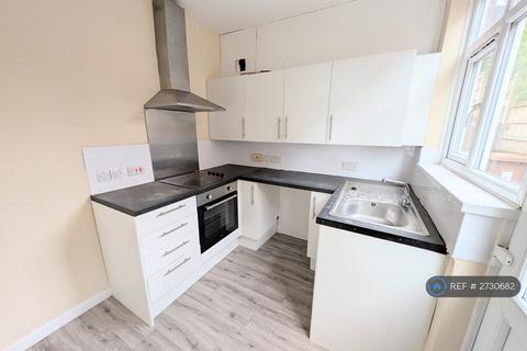 3 bedroom semi-detached house to rent, Exton Road, Nottingham, NG5