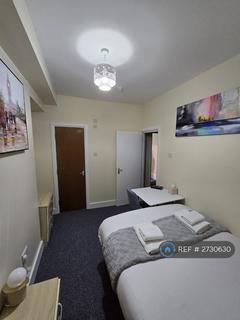 3 bedroom flat to rent, Philip Lane, London, N15