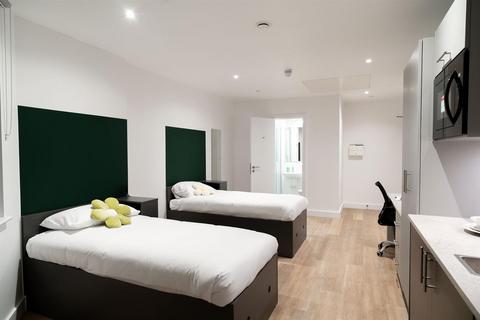 Studio to rent, Kennington Lane, London SE11