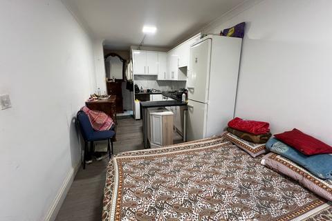 undefined, Park Avenue, SOUTHALL UB1