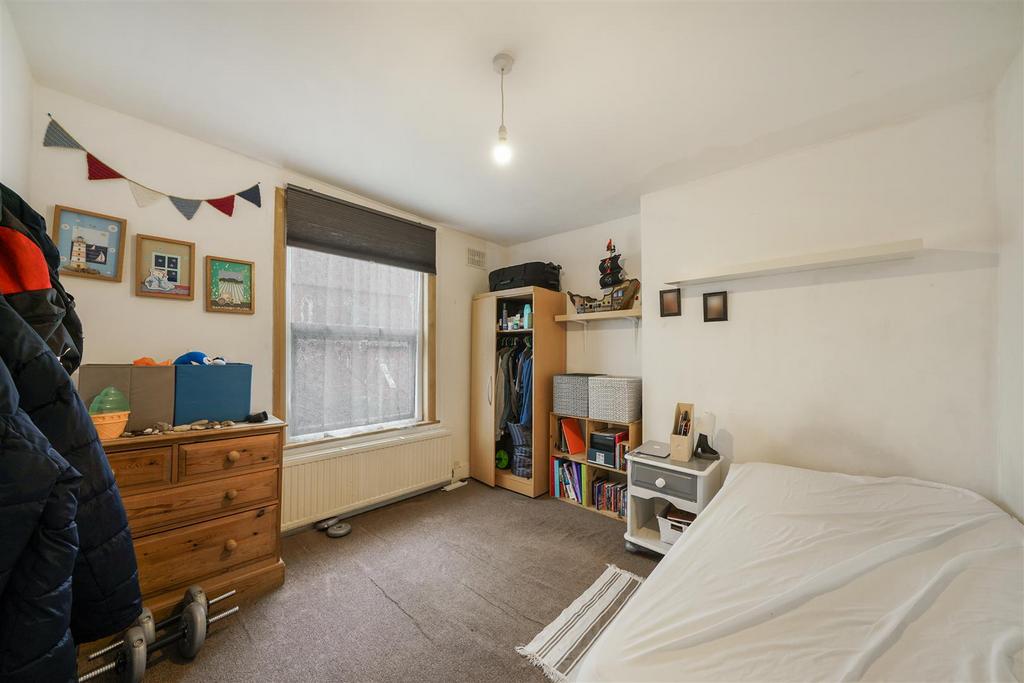 Middle room 6