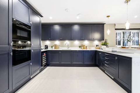 4 bedroom detached house for sale, The Oaks, Essex CM24