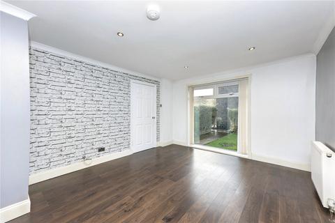 3 bedroom terraced house for sale, Ivanhoe Drive KY6
