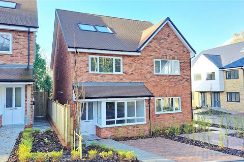 3 bedroom semi-detached house to rent, Gillsmans Hill, East Sussex TN38