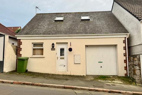 undefined, Lower Kings Cliff, St. Helier, JE2