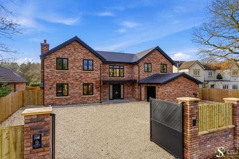 4 bedroom detached house for sale, Northwich Road, Cranage, CW4