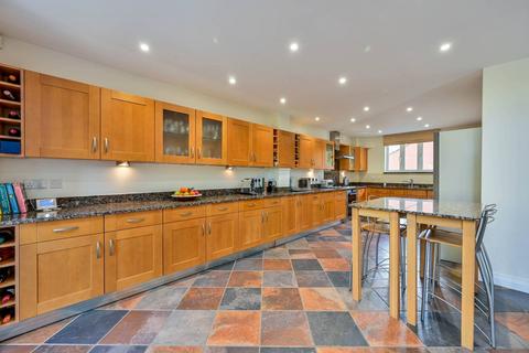 5 bedroom house for sale, Princess Mary Close, Guildford, GU2