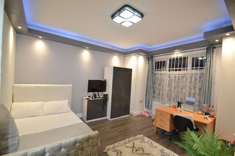 6 bedroom house to rent, Scarsdale Road, Manchester M14