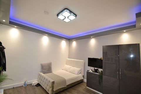 6 bedroom house to rent, Scarsdale Road, Manchester M14