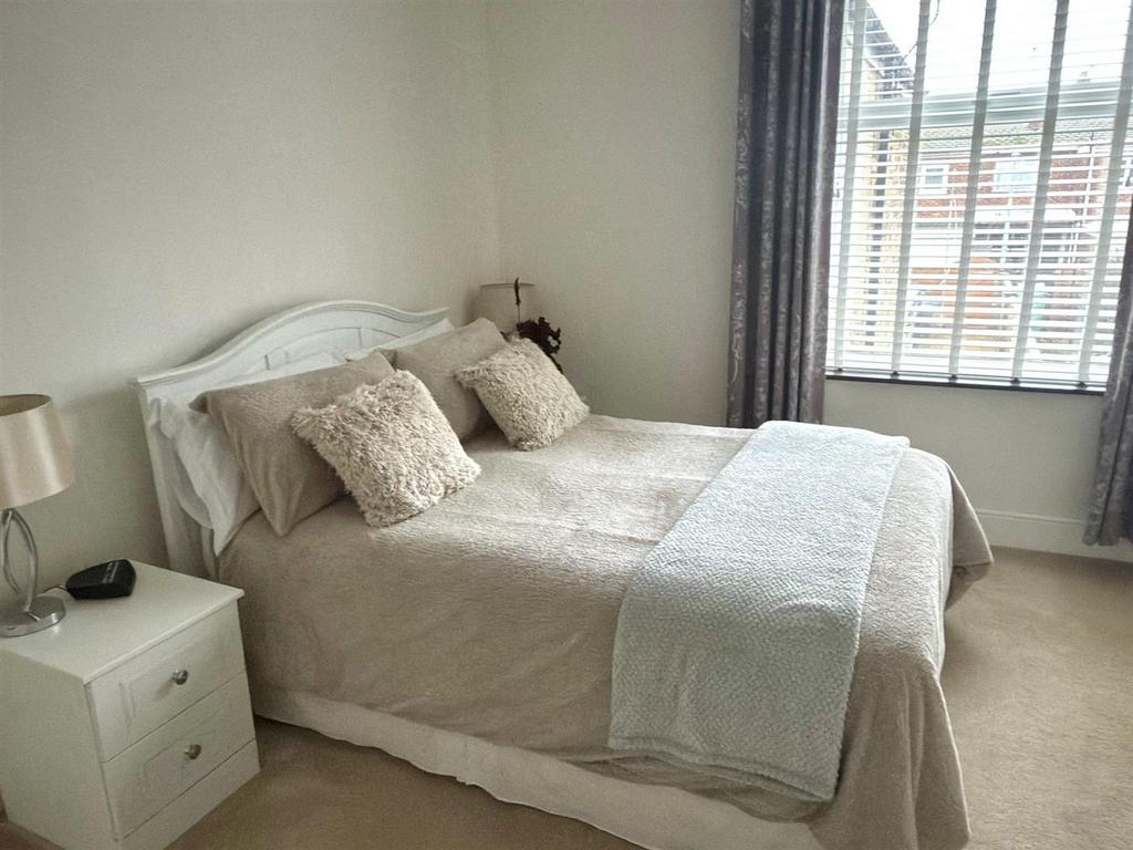 BED 2.jpg