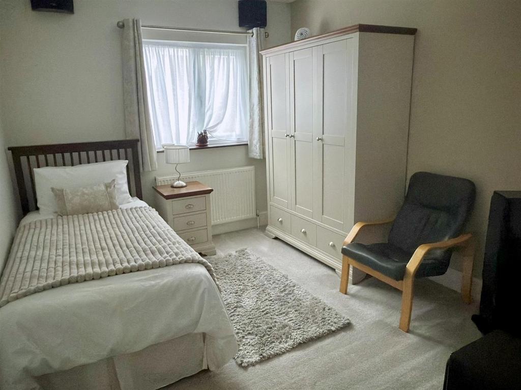 BED 3.jpg