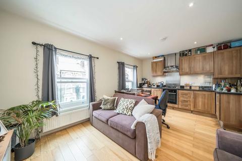 1 bedroom flat to rent, Ferndale Road, London SW4