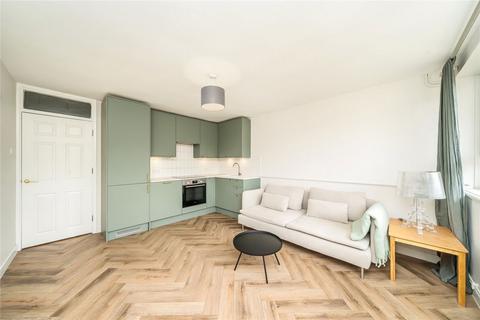 3 bedroom flat to rent, Yates Court, London NW2