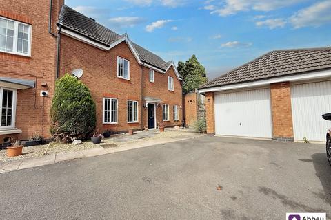 4 bedroom end of terrace house for sale, Oakwood Road, Leicester, LE4