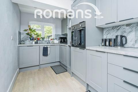 3 bedroom terraced house to rent, Connaught Road, Bagshot, GU19