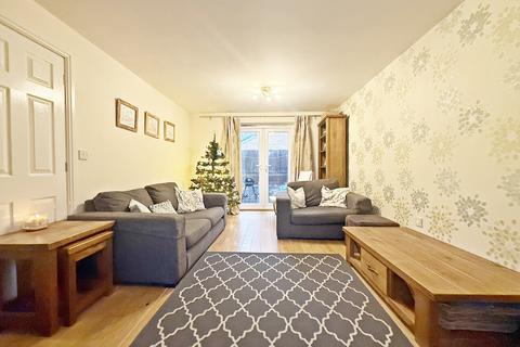 undefined, Tyla Garw, Pontyclun CF72