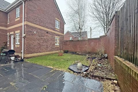 undefined, Tyla Garw, Pontyclun CF72
