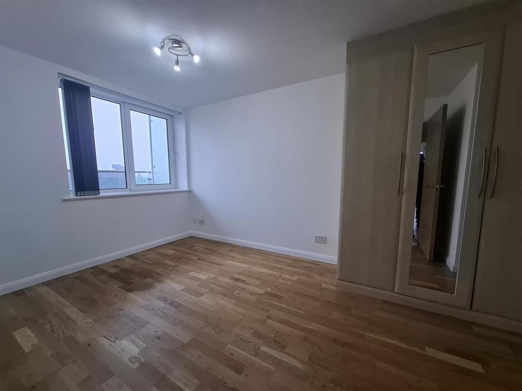 Bedroom 1.jpg