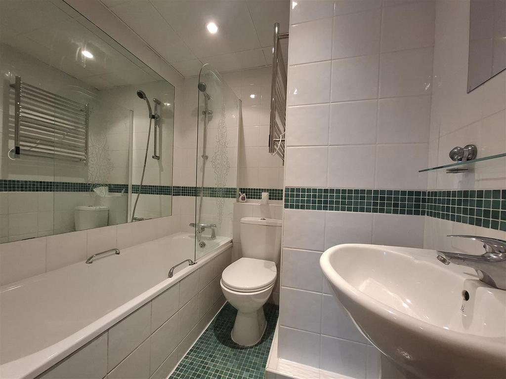Bathroom.jpg