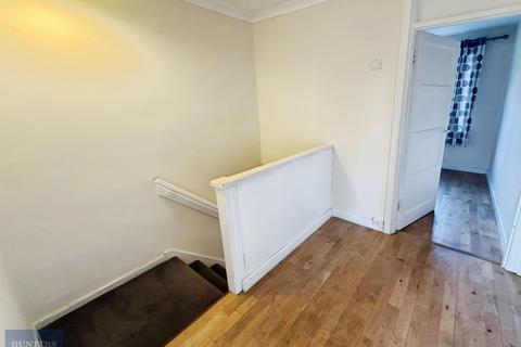 3 bedroom terraced house to rent, Mill Farm Road, Birmingham