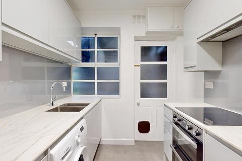 2 bedroom flat to rent, Cambridge Park, TW1