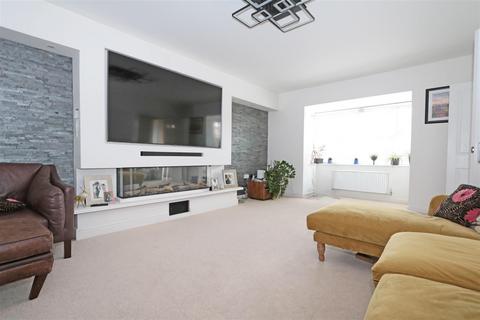 undefined, Robin Gibb Road, Thame