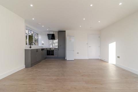 2 bedroom apartment to rent, Mitchley Hill, South Croydon