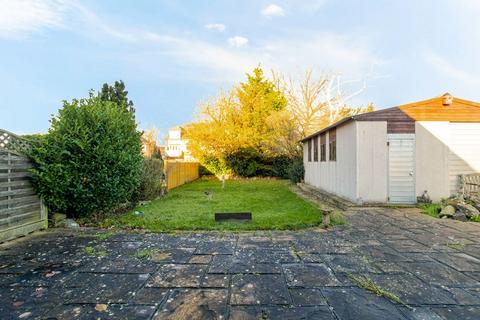 4 bedroom semi-detached house for sale, Trenham Drive, Warlingham