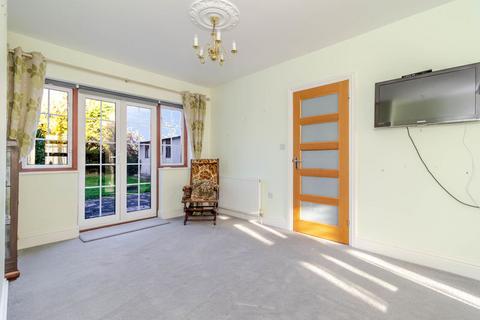 4 bedroom semi-detached house for sale, Trenham Drive, Warlingham