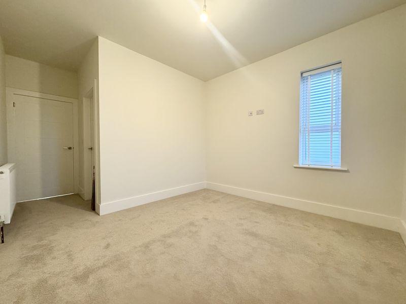 Master Bedroom alt