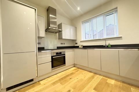 4 bedroom detached house to rent, College Street, Grimsby DN34