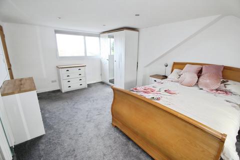undefined, Ring Road, Leeds LS10