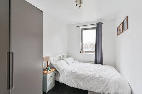 undefined, Balham Hill, Balham, London, SW12