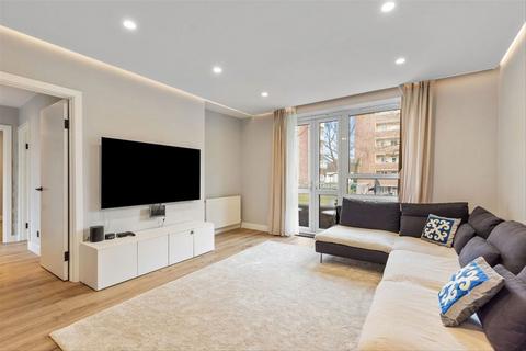3 bedroom flat to rent, Townshend Estate, London NW8